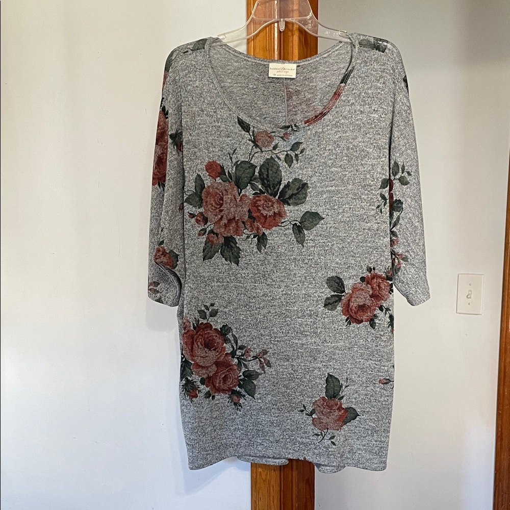 Bobbie Brooks Plus Heather Gray Floral Tunic